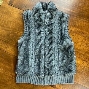 Carte Gray Faux Fur/ Cable Knit Zip Up Sweater Vest - Sz L